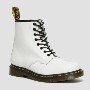 DR MARTENS Classic 1460 boot Size 8, White